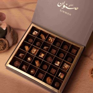 Luxury Chocolate Gift Box Medium (30 pcs) Luxury Chocolate Gift Box Medium (30 pcs)