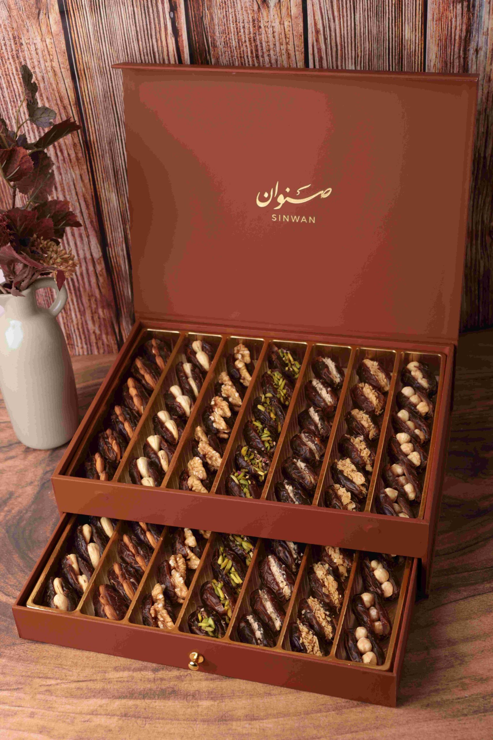 VIP Gift Box (70pcs) of premium stuffed dates.